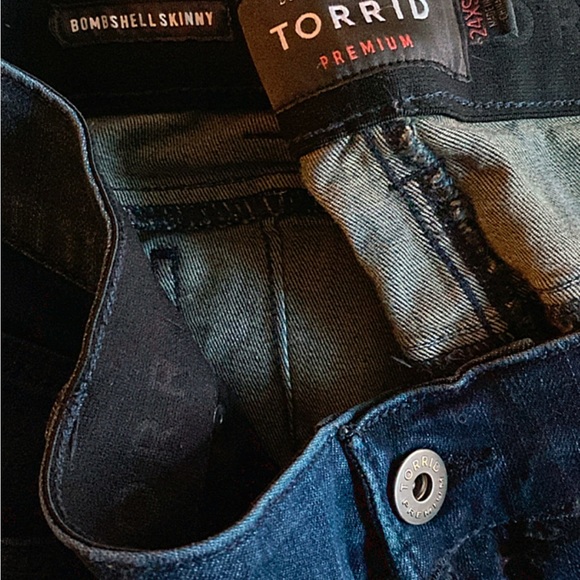 Torrid Bombshell Skinny Premium Jeans 24 XS (extra short) - Picture 4 of 8